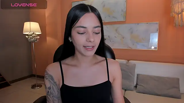 Snapshot of HannahJamesX chatting on 02.17.25 HannahJamesX online show from 02.17.25