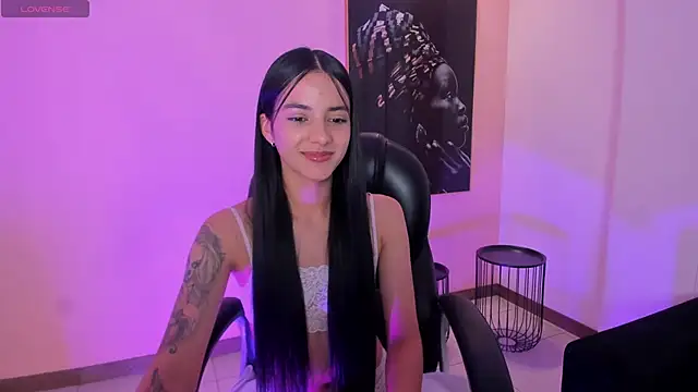 Snapshot of HannahJamesX chatting on 03.02.25 HannahJamesX online show from 03.02.25