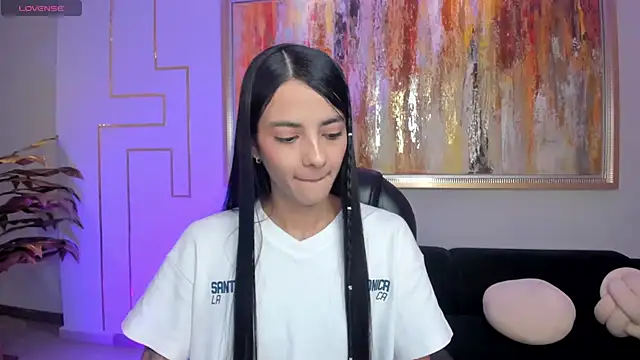 Snapshot of HannahJamesX chatting on 09.10.25 HannahJamesX online show from 09.10.25