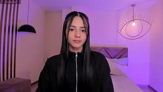 Snapshot of HannahJamesX chatting on 09.13.25 HannahJamesX online show from 09.13.25