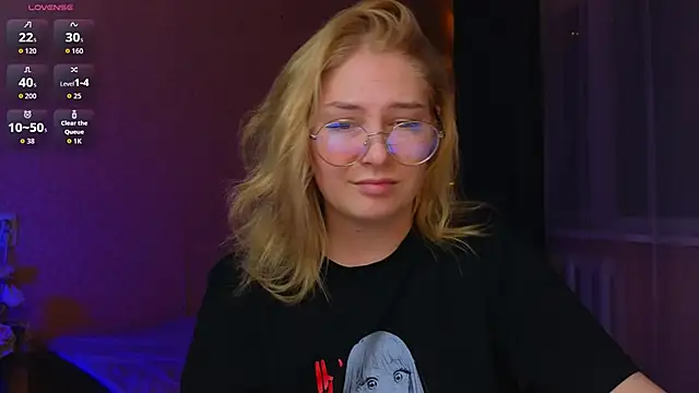 Snapshot of Catherine_River chatting on 10.01.25 Catherine River online show from 10.01.25