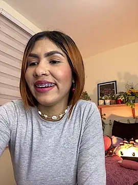 Snapshot of soy_sarah_ chatting on 02.12.25 soy sarah online show from 02.12.25