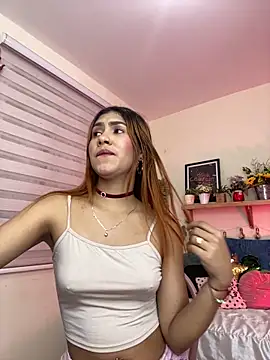 Snapshot of soy_sarah_ chatting on 03.07.25 soy sarah online show from 03.07.25