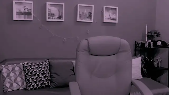 Snapshot of ChantalLion chatting on 12.15.24 ChantalLion online show from 12.15.24