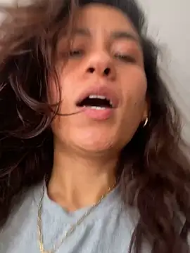 Snapshot of ValeriEvan chatting on 03.17.25 ValeriEvan online show from 03.17.25