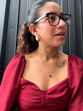 Snapshot of ValeriEvan chatting on 09.15.25 ValeriEvan online show from 09.15.25