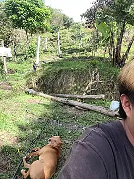 Snapshot of FlpGmz chatting on 10.18.25 FlpGmz online show from 10.18.25