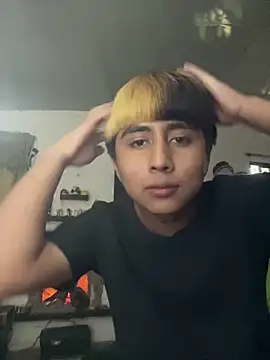 Snapshot of FlpGmz chatting on 10.31.25 FlpGmz online show from 10.31.25