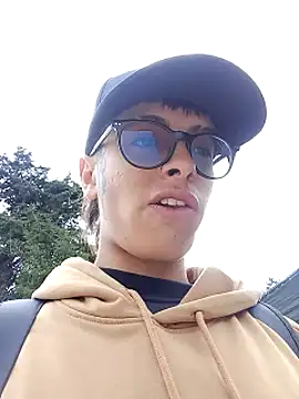 Snapshot of Cuervo_maniaco chatting on 12.17.24 Cuervo maniaco online show from 12.17.24