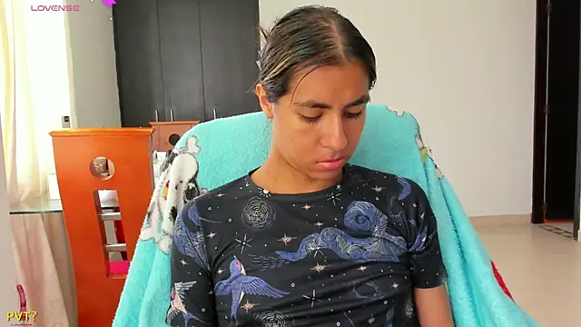 Snapshot of Kamilasalazar chatting on 02.23.25 Kamilasalazar online show from 02.23.25