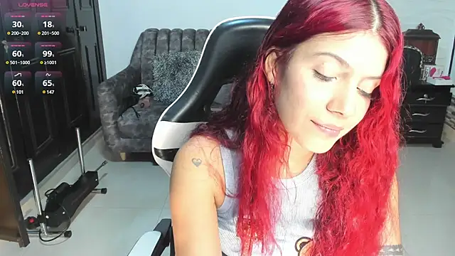 Snapshot of EroticAzir chatting on 01.08.25 EroticAzir online show from 01.08.25