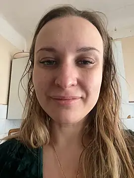 Snapshot of OlgaBuzzz chatting on 01.13.25 OlgaBuzzz online show from 01.13.25