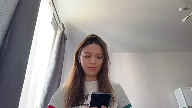 Snapshot of Victoria1Love chatting on 02.20.25 Victoria1Love online show from 02.20.25