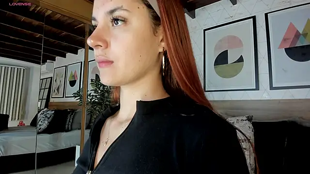 Snapshot of AylinMillerxs chatting on 10.12.25 AylinMillerxs online show from 10.12.25