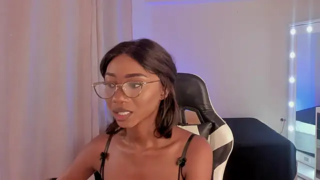 Snapshot of SavannahWildee chatting on 01.27.25 SavannahWildee online show from 01.27.25