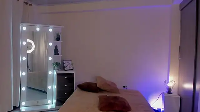 Snapshot of SavannahWildee chatting on 03.14.25 SavannahWildee online show from 03.14.25