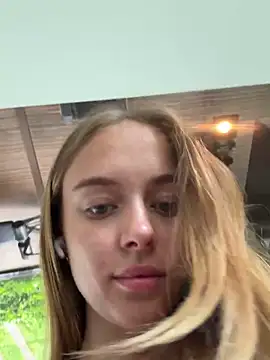 Snapshot of enjoy_my_beauty chatting on 01.26.25 enjoy my beauty online show from 01.26.25