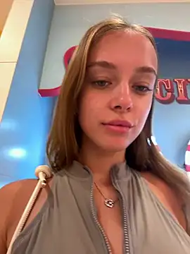 Snapshot of enjoy_my_beauty chatting on 03.17.25 enjoy my beauty online show from 03.17.25