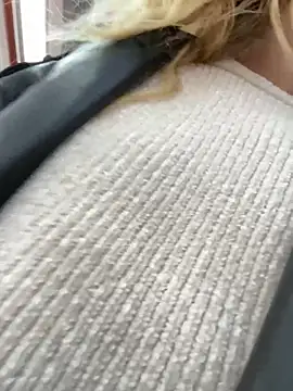 Snapshot of enjoy_my_beauty chatting on 10.10.25 enjoy my beauty online show from 10.10.25