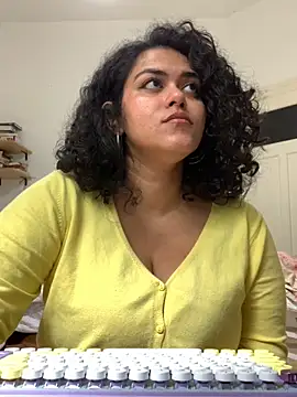 Snapshot of Curvydesifromgermany chatting on 09.09.25 Curvydesifromgermany online show from 09.09.25