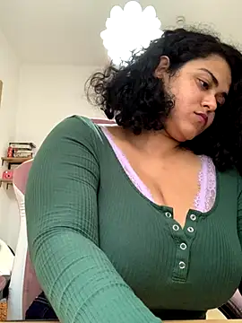 Snapshot of Curvydesifromgermany chatting on 10.16.25 Curvydesifromgermany online show from 10.16.25
