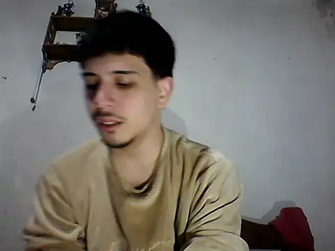 Snapshot of Elvergonn2105 chatting on 09.26.25 Elvergonn2105 online show from 09.26.25