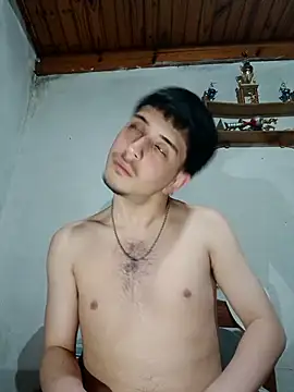 Snapshot of Elvergonn2105 chatting on 10.17.25 Elvergonn2105 online show from 10.17.25