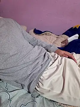 Snapshot of Mrtzz_ chatting on 10.12.25 Mrtzz  online show from 10.12.25