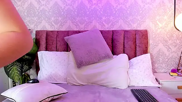 Snapshot of tiffany_becker chatting on 01.22.25 tiffany becker online show from 01.22.25