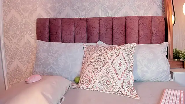 Snapshot of tiffany_becker chatting on 09.25.25 tiffany becker online show from 09.25.25