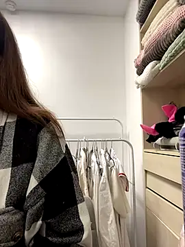 Snapshot of AnaWest chatting on 09.14.25 AnaWest online show from 09.14.25