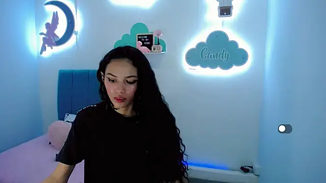 Snapshot of Evelin_shy chatting on 12.29.24 Evelin shy online show from 12.29.24