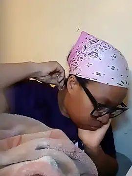 Snapshot of madamsensuale chatting on 03.17.25 madamsensuale online show from 03.17.25