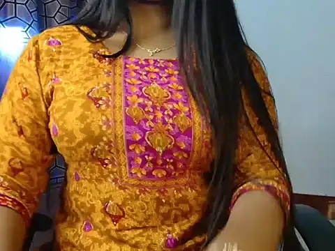 Snapshot of Unlucky-flowers chatting on 01.31.25 Unlucky-flowers online show from 01.31.25