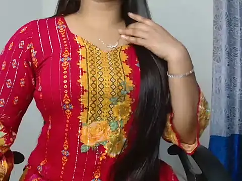 Snapshot of Unlucky-flowers chatting on 03.05.25 Unlucky-flowers online show from 03.05.25