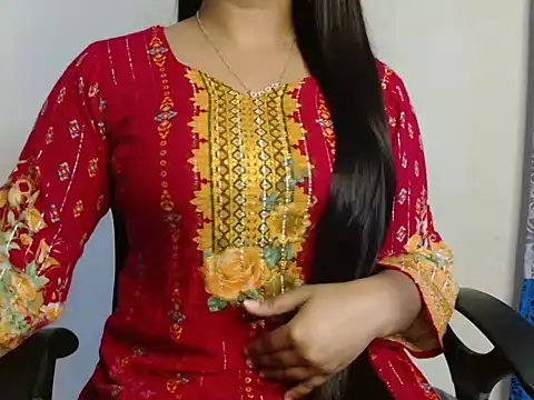 Snapshot of Unlucky-flowers chatting on 03.16.25 Unlucky-flowers online show from 03.16.25