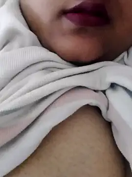 Snapshot of smile_pretty chatting on 12.12.24 smile pretty online show from 12.12.24