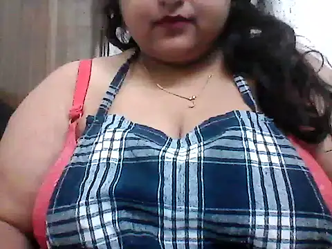 Snapshot of smile_pretty chatting on 12.12.24 smile pretty online show from 12.12.24