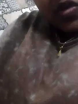 Snapshot of smile_pretty chatting on 12.13.24 smile pretty online show from 12.13.24