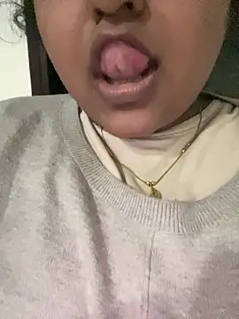 Snapshot of smile_pretty chatting on 01.01.25 smile pretty online show from 01.01.25