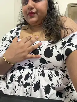 Snapshot of smile_pretty chatting on 02.19.25 smile pretty online show from 02.19.25