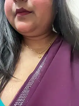 Snapshot of smile_pretty chatting on 03.19.25 smile pretty online show from 03.19.25