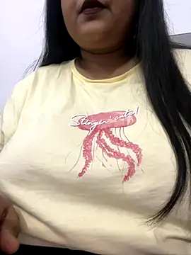 Snapshot of smile_pretty chatting on 09.25.25 smile pretty online show from 09.25.25