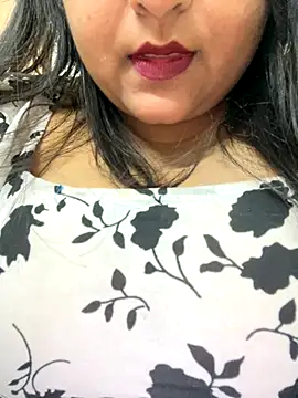 Snapshot of smile_pretty chatting on 10.04.25 smile pretty online show from 10.04.25