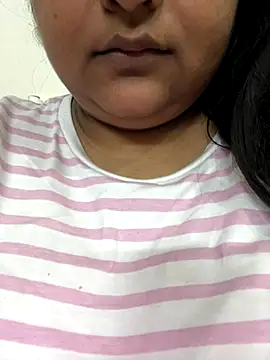 Snapshot of smile_pretty chatting on 10.08.25 smile pretty online show from 10.08.25