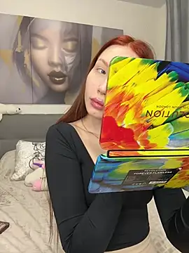 Snapshot of JudyWalkerr chatting on 12.19.24 JudyWalkerr online show from 12.19.24