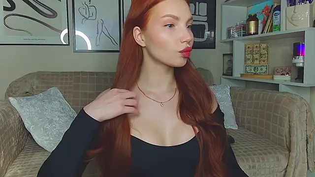 Snapshot of JudyWalkerr chatting on 02.10.25 JudyWalkerr online show from 02.10.25