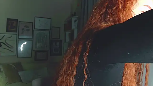 Snapshot of JudyWalkerr chatting on 02.12.25 JudyWalkerr online show from 02.12.25