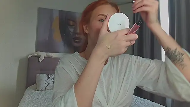 Snapshot of JudyWalkerr chatting on 09.17.25 JudyWalkerr online show from 09.17.25