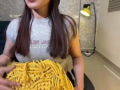 Snapshot of MidnightFlame chatting on 12.08.24 MidnightFlame online show from 12.08.24